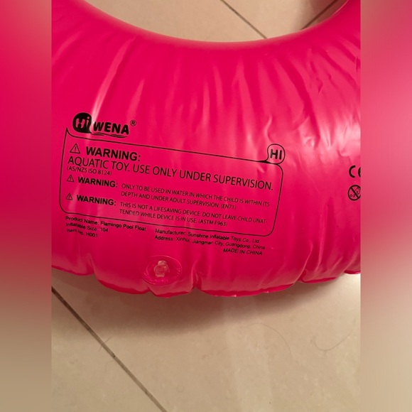 Giant inflatable flamingo - Picture 4 of 7